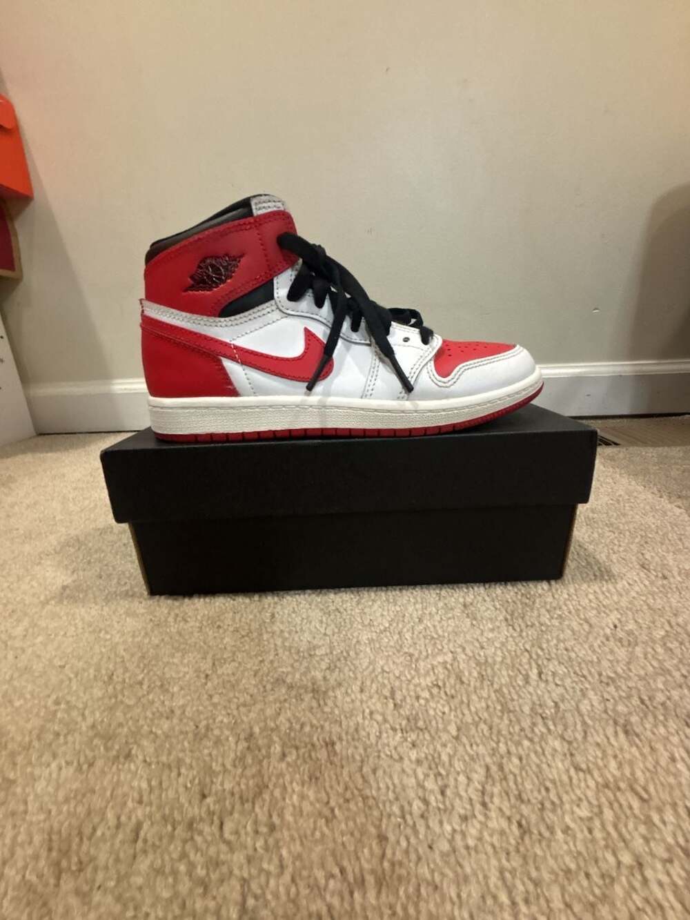 Nike Air Jordan 1 Retro High OG Chicago Size 3Y